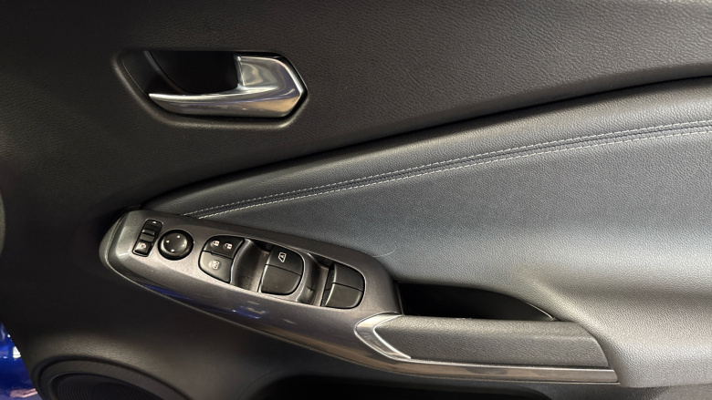 Nissan Juke 1.0 DiG-T 114 N-Connecta 5dr DCT Petrol Hatchback